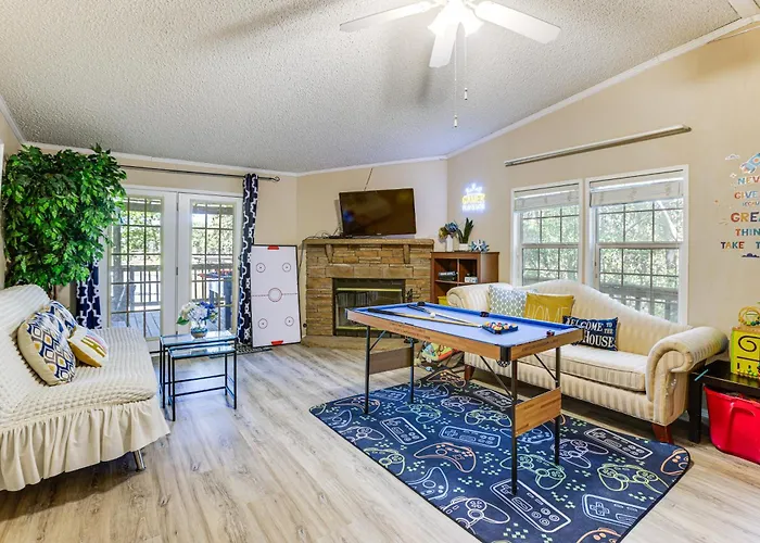 Lake Livingston Home W/ Dock & Deck!