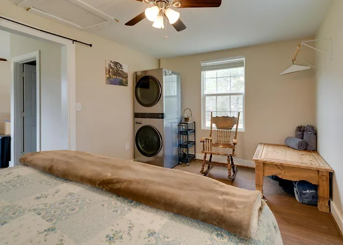 Tranquil Plantersville Cabin: Farm Animals On-Site