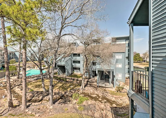 Idyllic Montgomery Condo W/ Pool & Lake View!